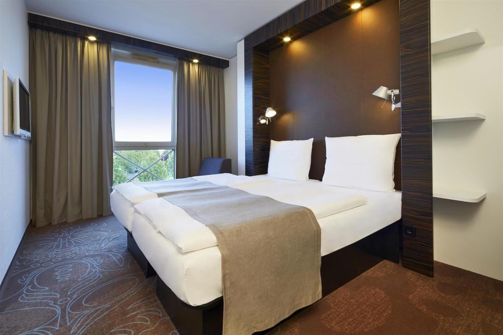 B&B Hotel Muenchen-푸츠브룬 외부 사진