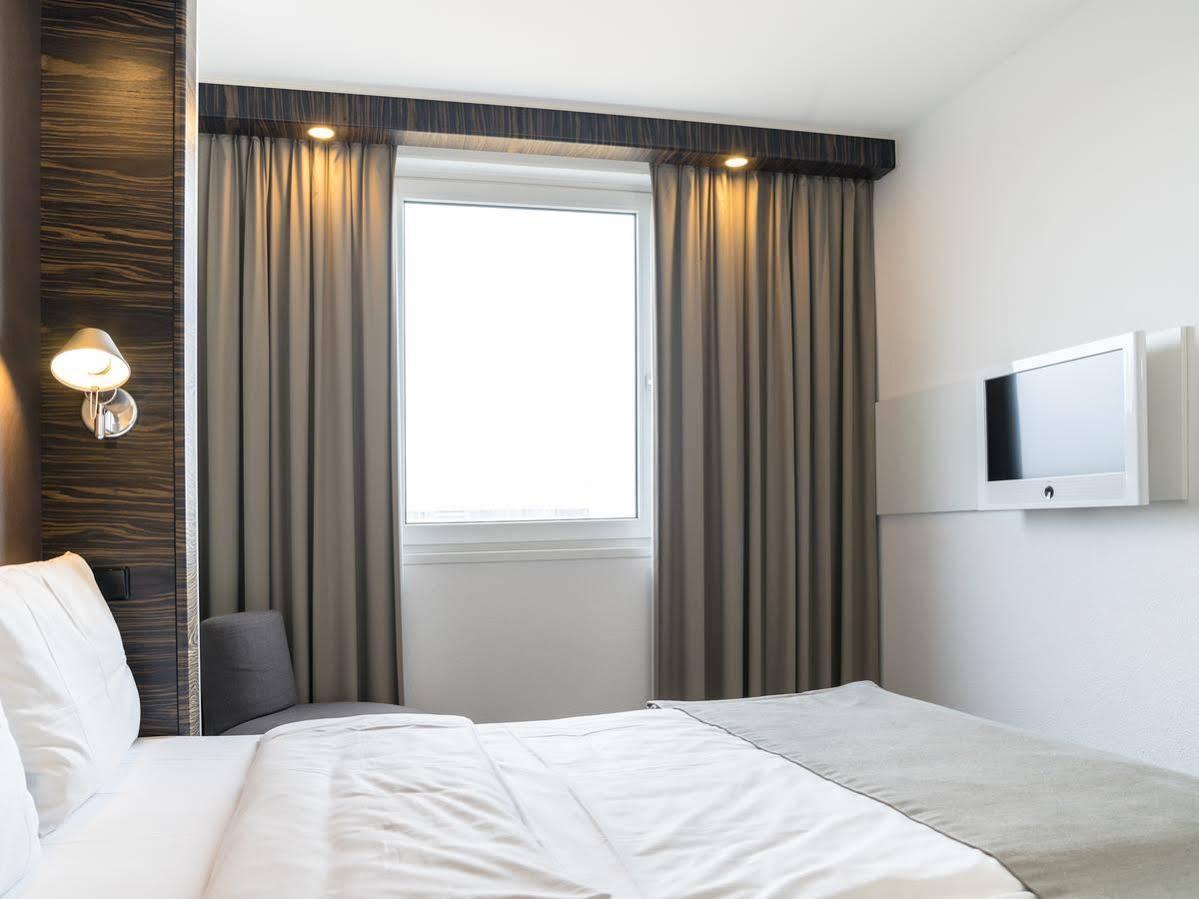 B&B Hotel Muenchen-푸츠브룬 외부 사진