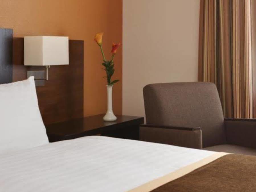 B&B Hotel Muenchen-푸츠브룬 외부 사진