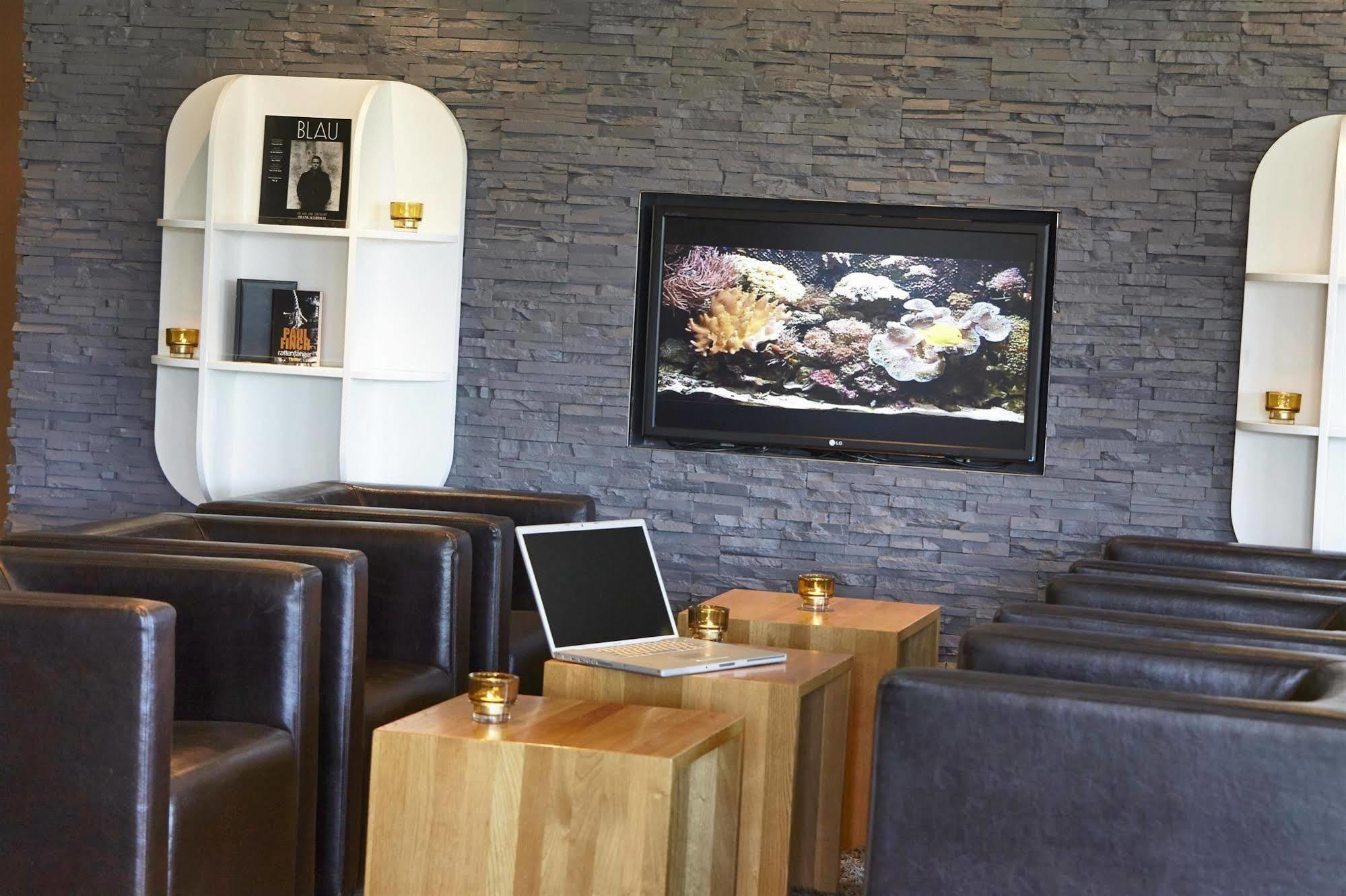 B&B Hotel Muenchen-푸츠브룬 외부 사진