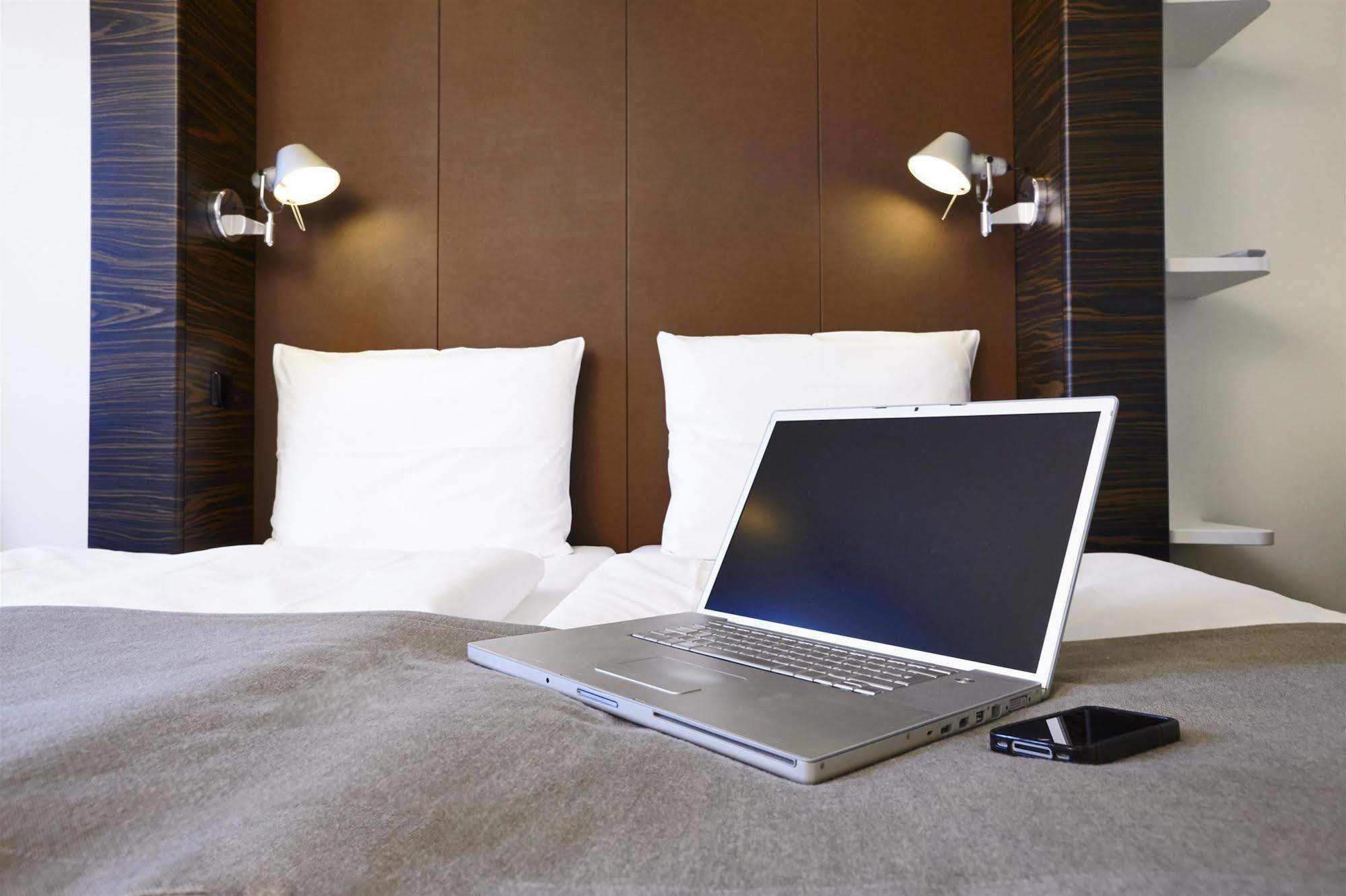 B&B Hotel Muenchen-푸츠브룬 외부 사진